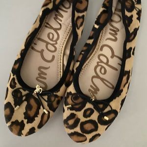 Leopard flats!